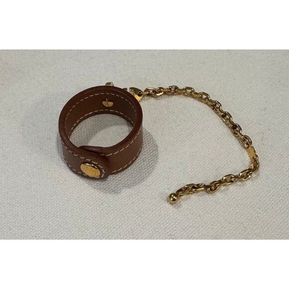 NEW 🔥HERMES Leather Glove Holder w/ Box
Made in France - Picture 9 of 9